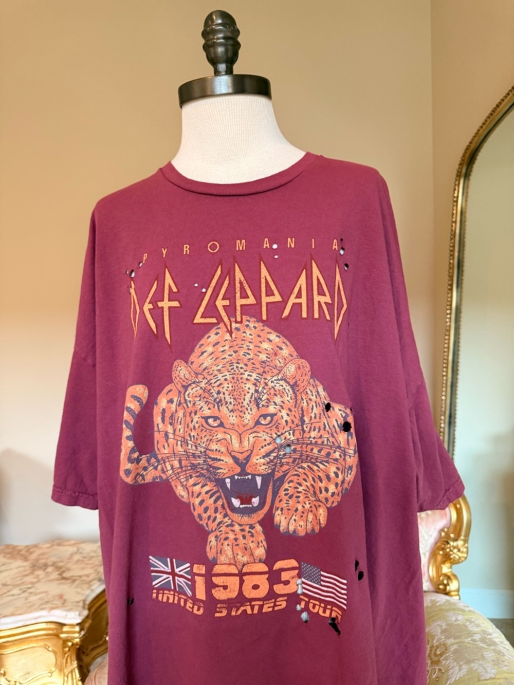 Urban Outfitters Maroon Def Leppard Graphic Tee with Orange Accent - Picture 2 of 8